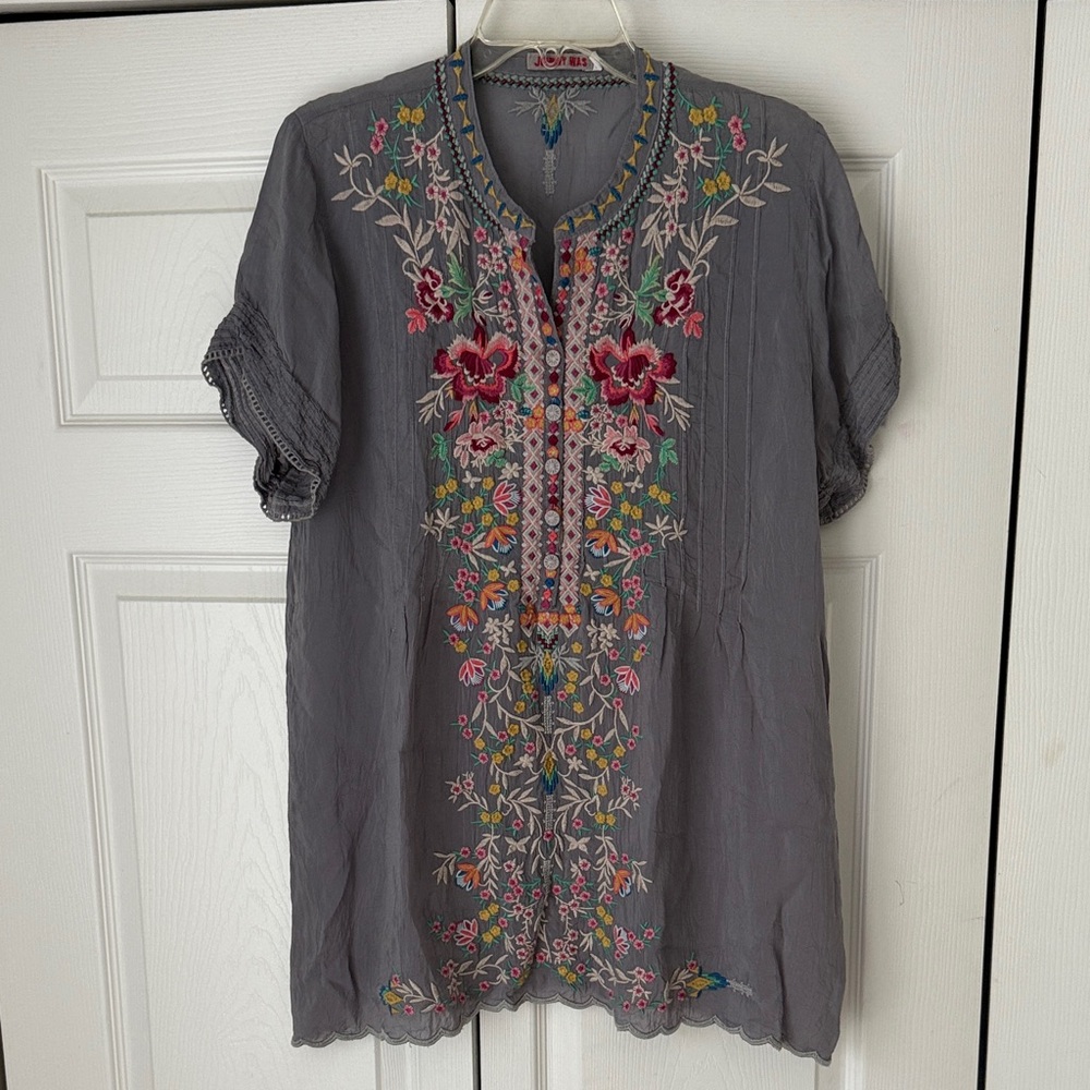 Johnny Was Gray Tunic Colorful Embroidery floral size large flowy tunic blouse